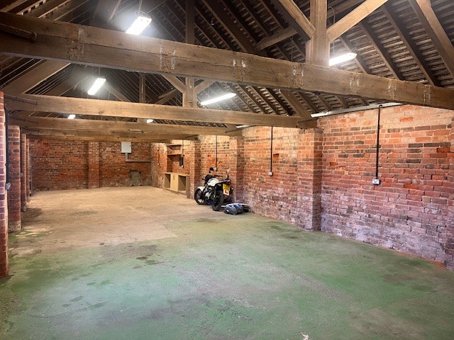 Industrial in Tong